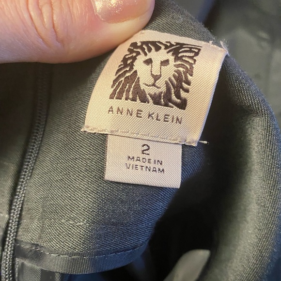 Anne Klein classic grey business suit, jacket, pant and skirt - Picture 2 of 6